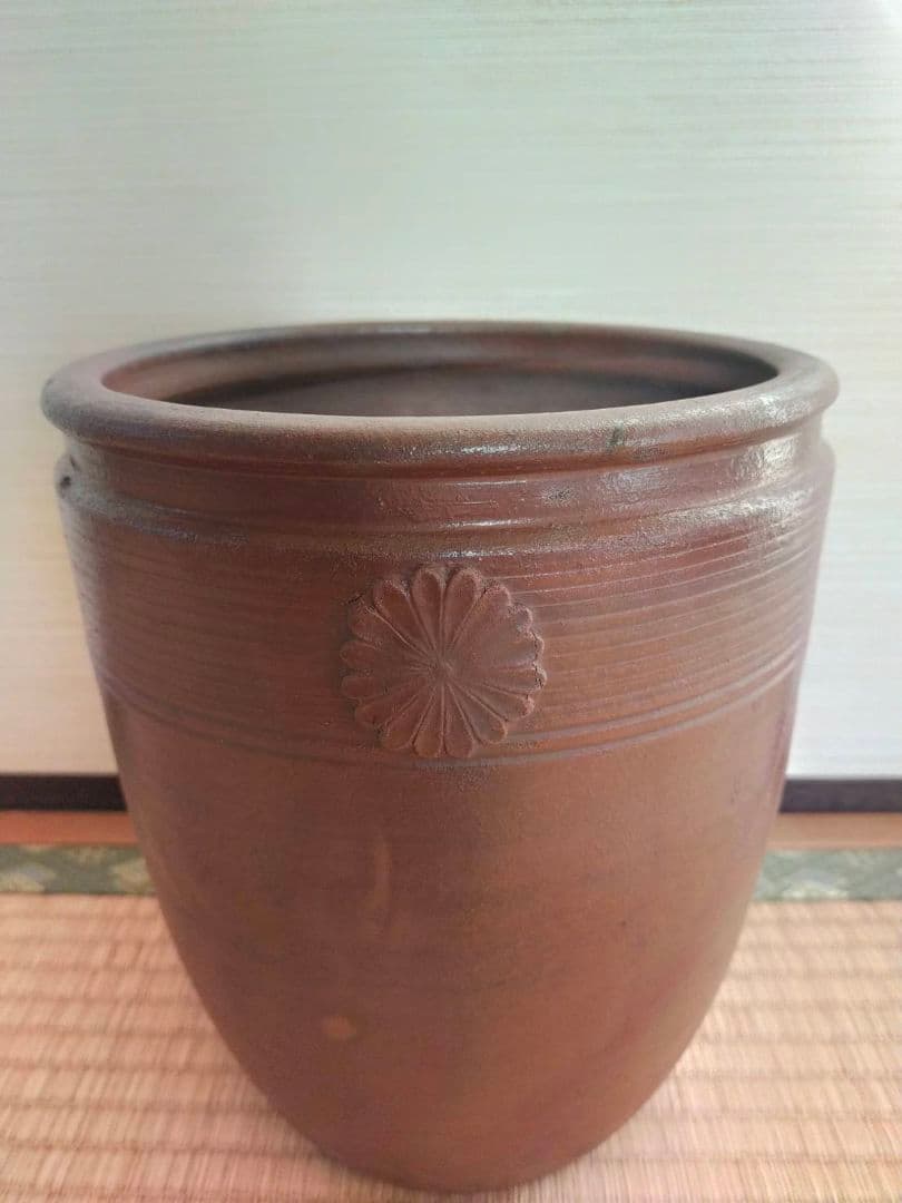 【備前焼】時代もの　菊紋　壺　火襷