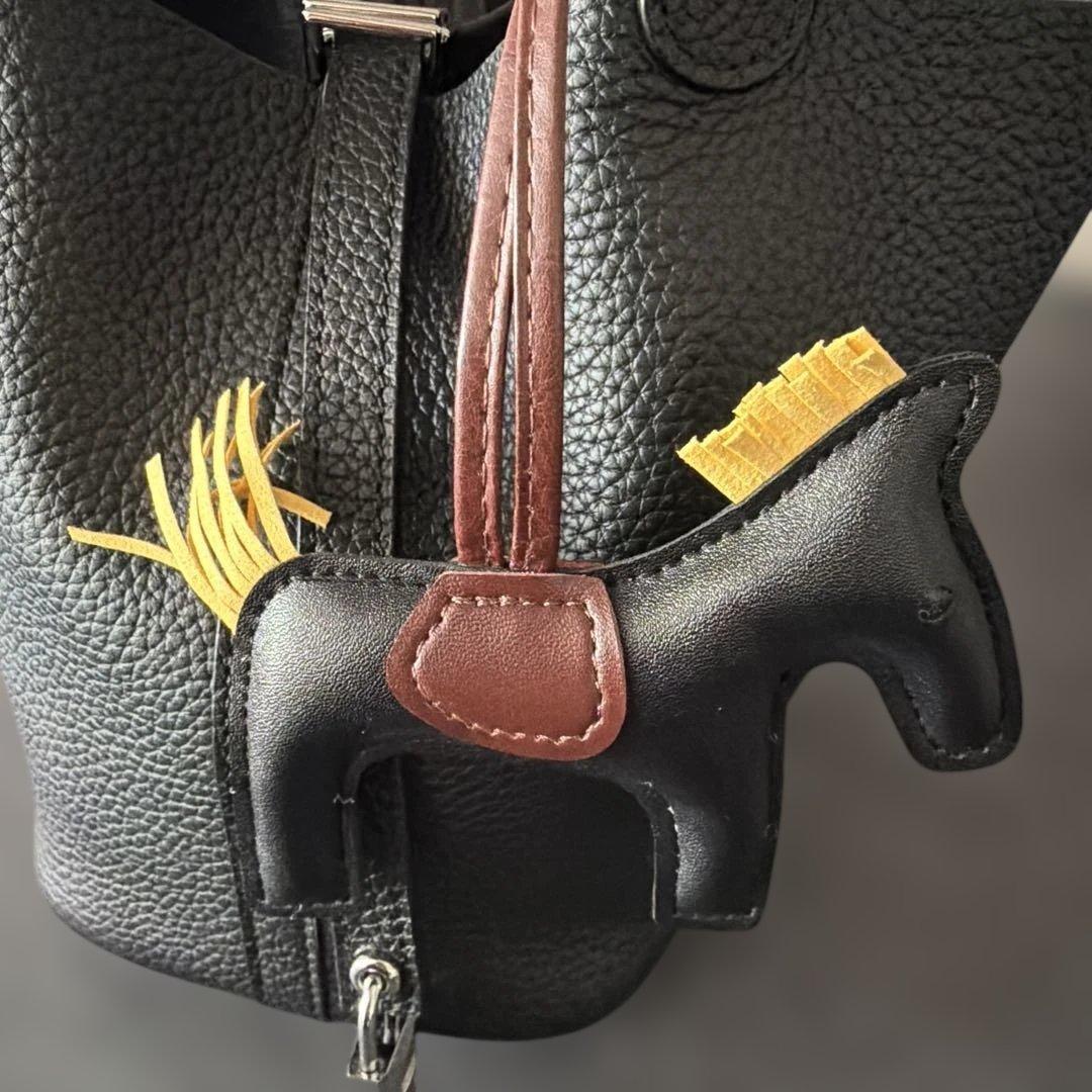 本革　レザー　キューブバッグ PM ブラック×シルバー