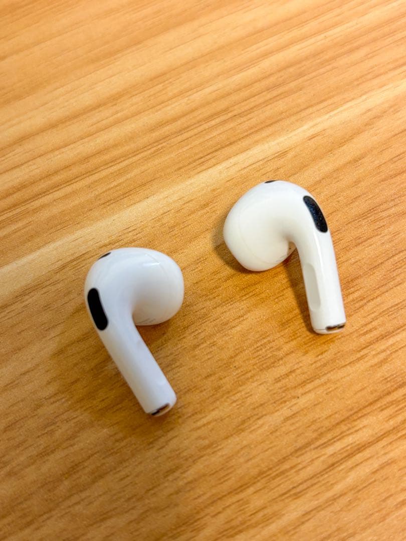 【美品】Apple AirPods 第3世代 A2564 シリコンケース付