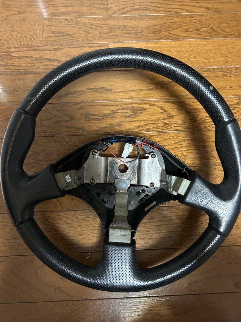 MOMO ステアリング L880Kにて使用
