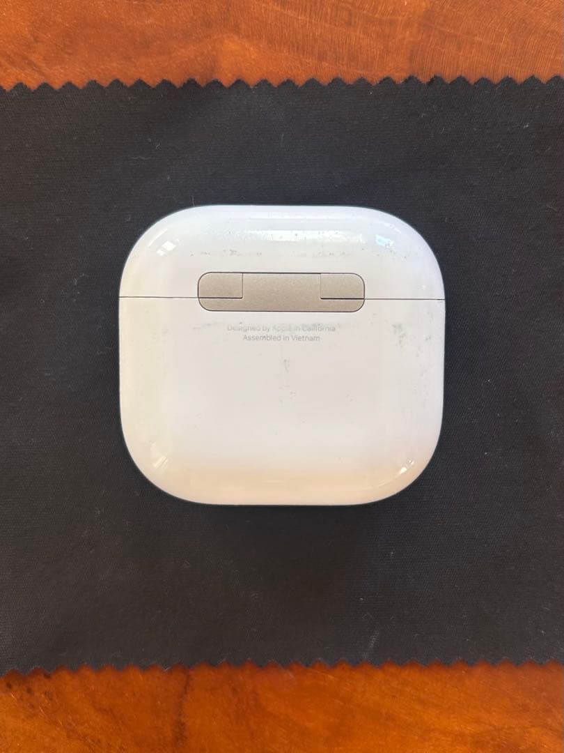 【保証期間内】AirPods4 右耳のみ　充電ケース付き