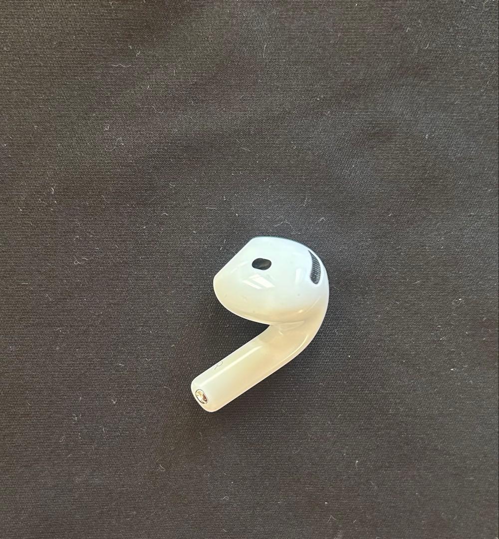 【保証期間内】AirPods4 右耳のみ　充電ケース付き
