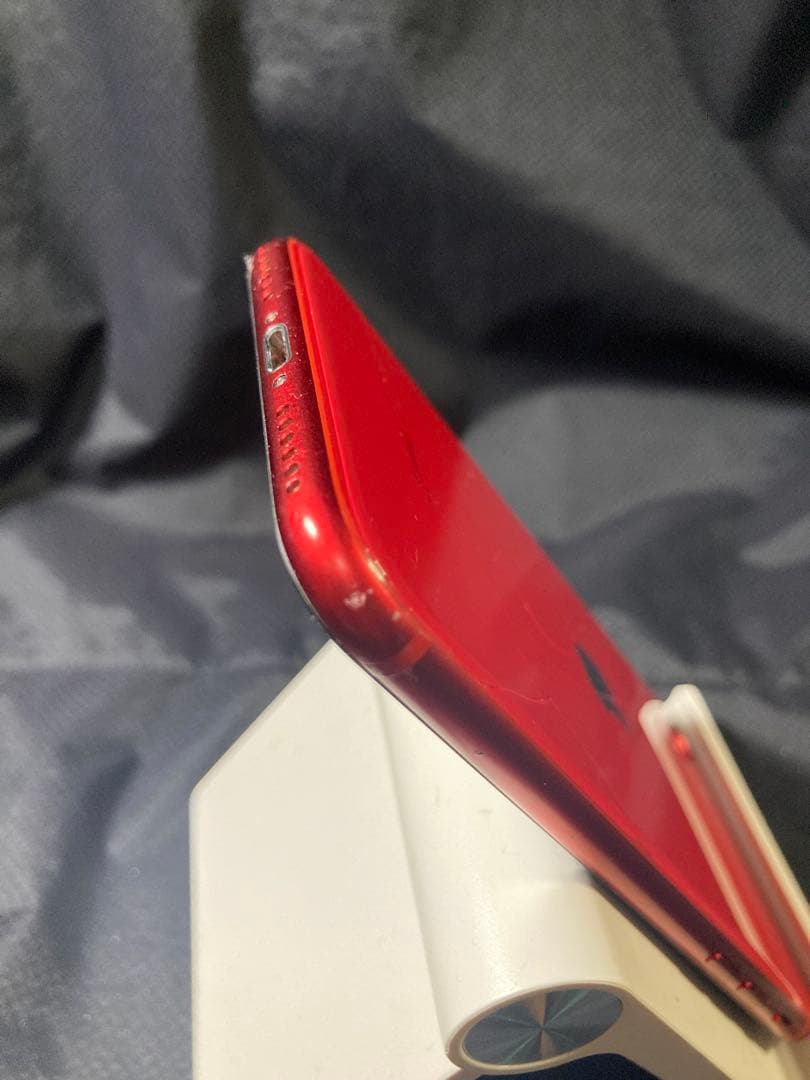 Apple iPhone SE2 レッド 128 GB 背面割れ