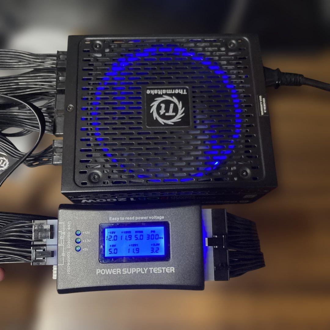 Thermaltake 1200w platinum 電源