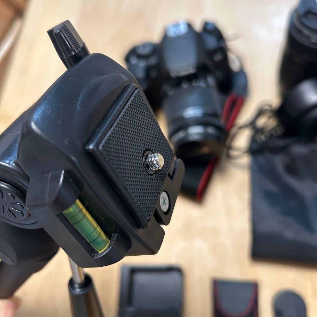 Canon EOS Kiss X7i ダブルズームキット・三脚・リモコン他付属