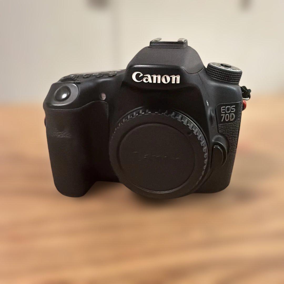 Canon 70D おまけ多数　キャノン　一眼レフ　カメラ