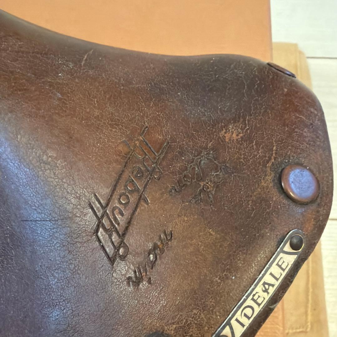 IDEALE 革サドル