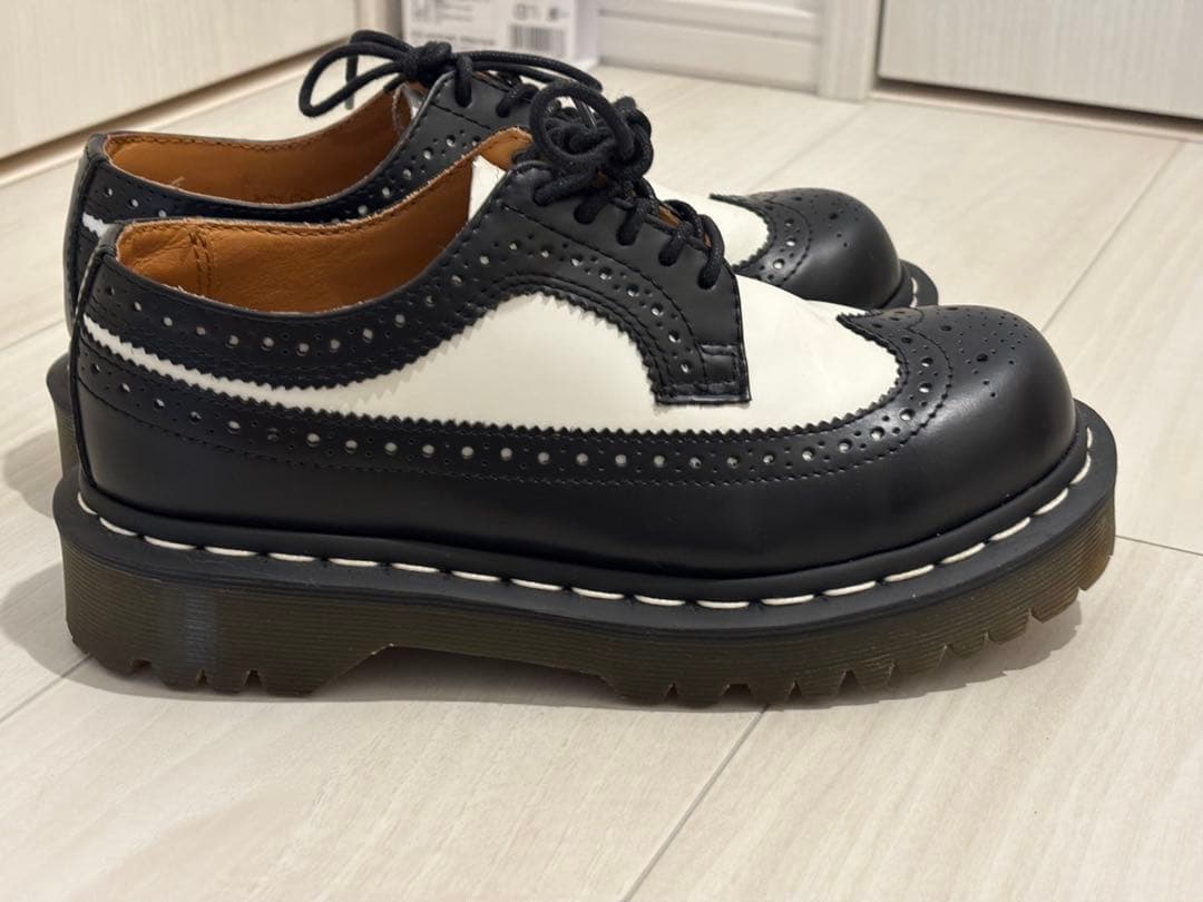Dr. Martens 黒白ウィングチップシューズUK3 US4