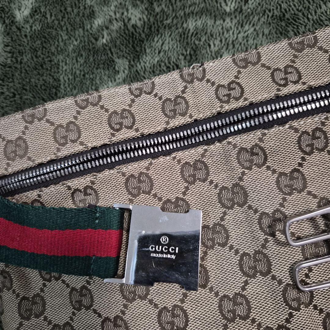 GUCCI ボディバッグ　ウエストポーチ　未使用　汚れ有り　男女兼用