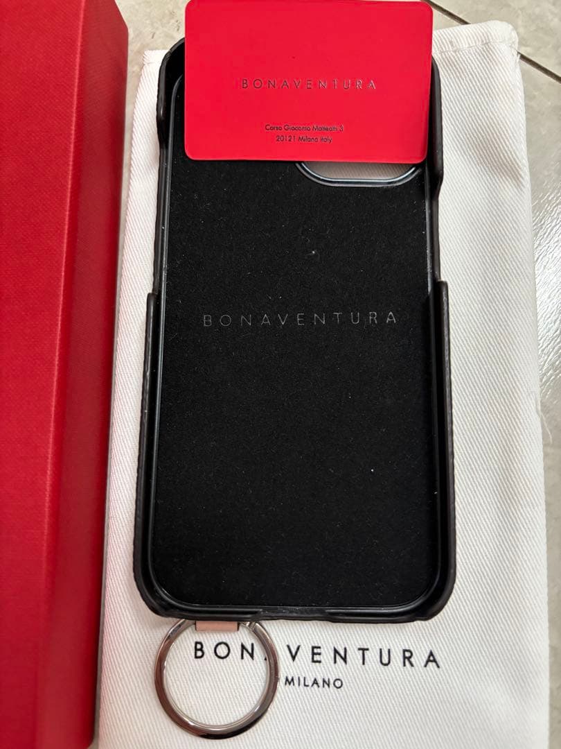 ボナベンチュラiPhone15ハンドル付スマホケース刻印入グレージュシェル