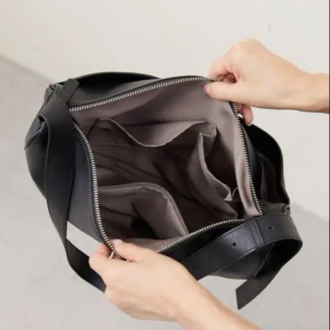 パピヨネ　ショルダーバッグ　黒