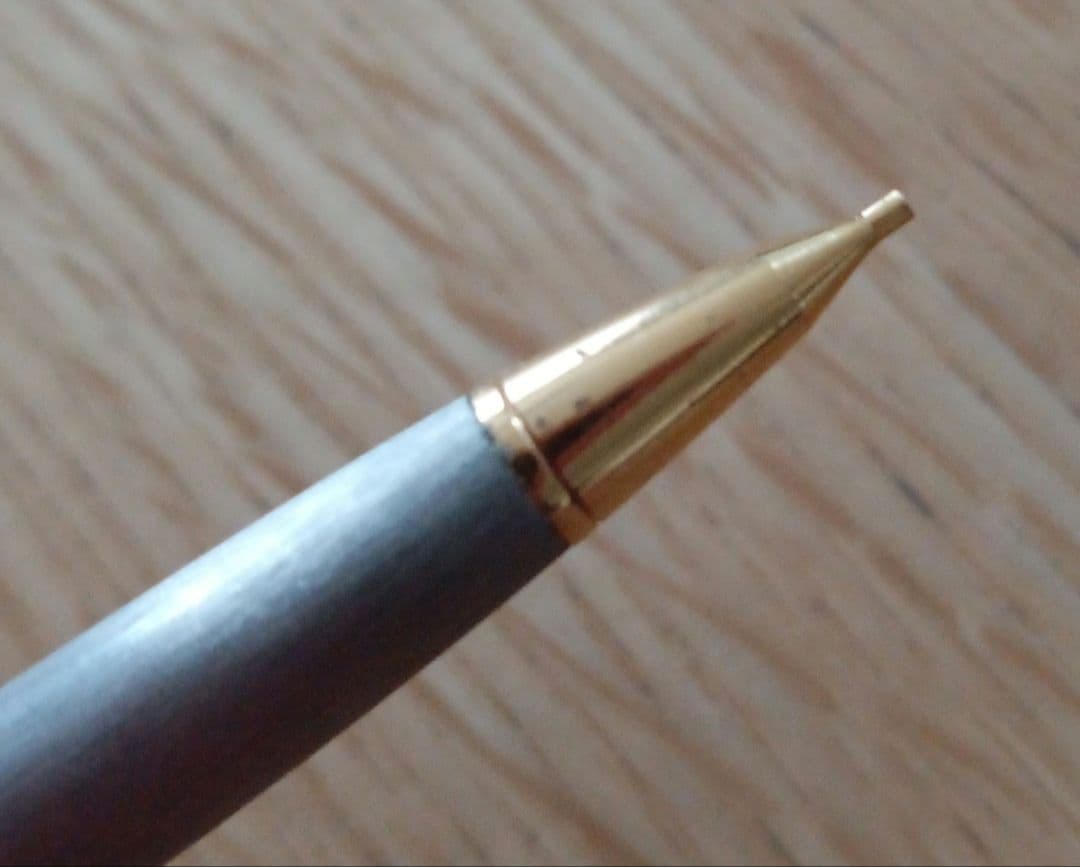 パイロット　T　シャープペンシル　0.5mm　ノック式　日本製　シルバーゴールド