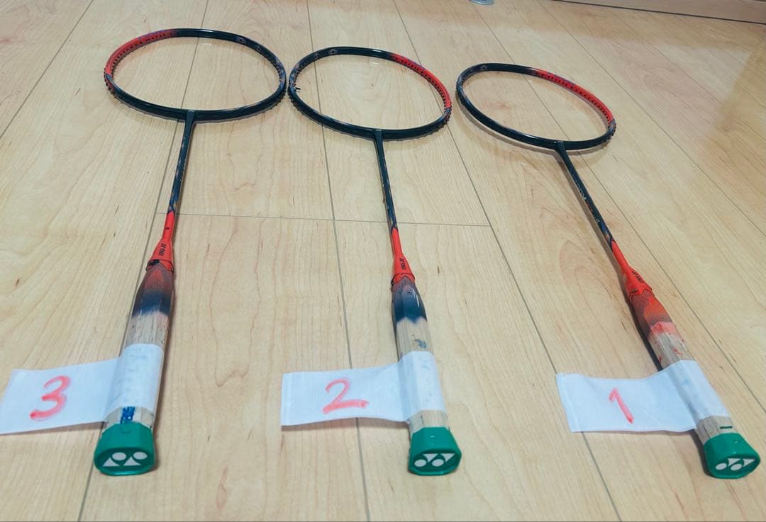 【ジャンク品】アストロクス 77ツアー　３本まとめ売り バドミントンラケット