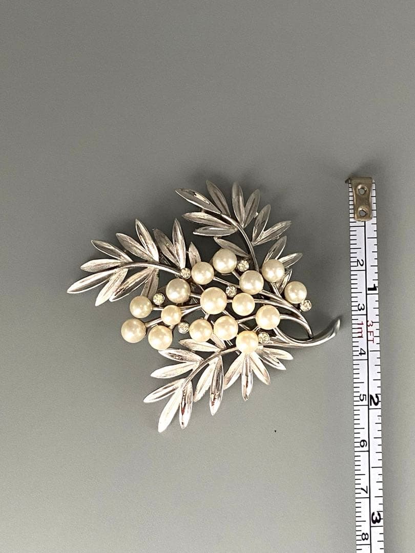 lotuscloud2605⭐️TRIFARI トリファリ ヴィンテージブローチ