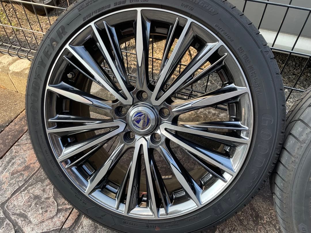 ①レイズ ベルサス ストラテジーア ヴォウジェ ノア ヴォクシー エスクァイア