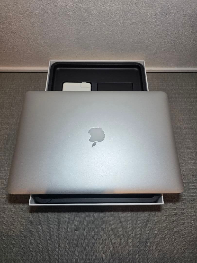 MacBookPro 15インチ 16GB/256GB/JPN
