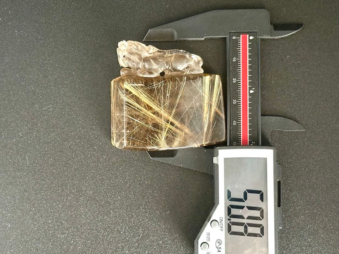 タイチンルチルクォーツ置物