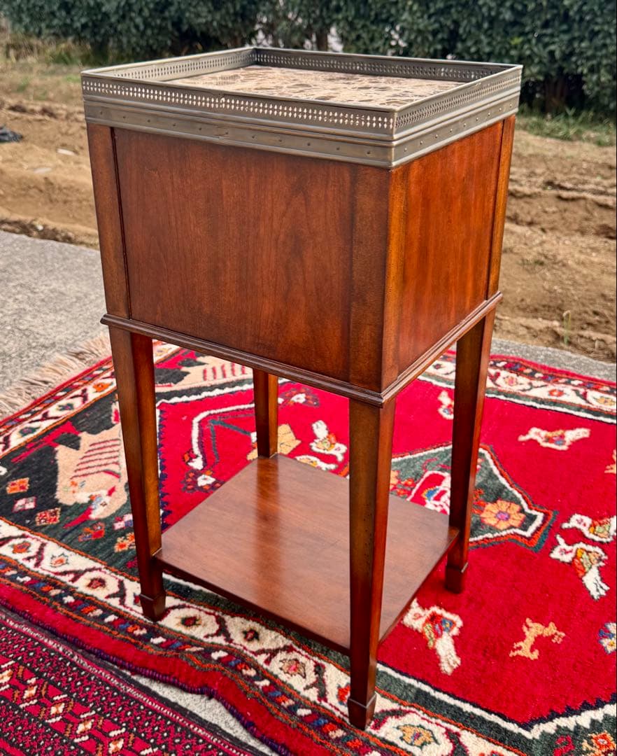 ゆゆです。ドレクセル DREXEL 大理石天板 サイドテーブル