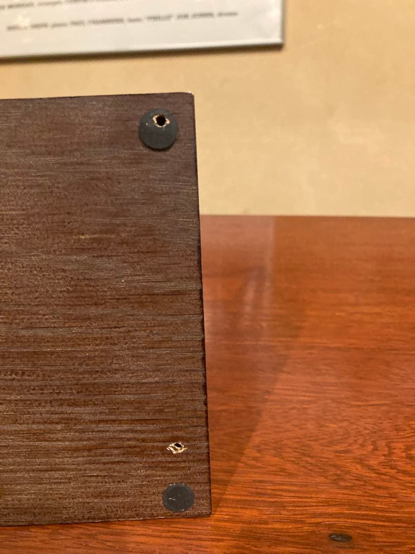 サントリーウイスキー山崎、白州専用木製台座　替えのプレート付き　ディスプレイ