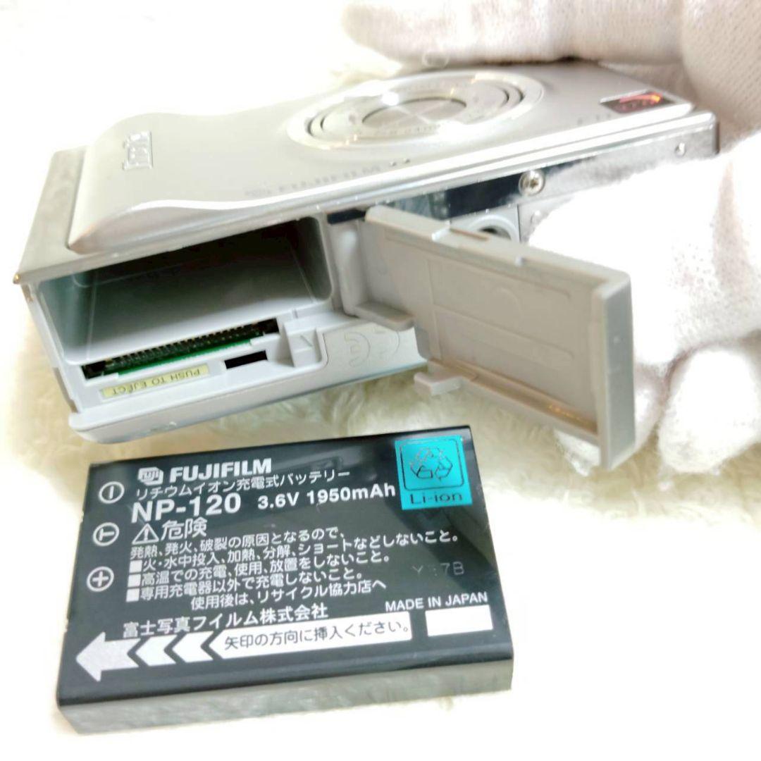 FUJIFILM FinePix F11 シルバー 箱 付属品