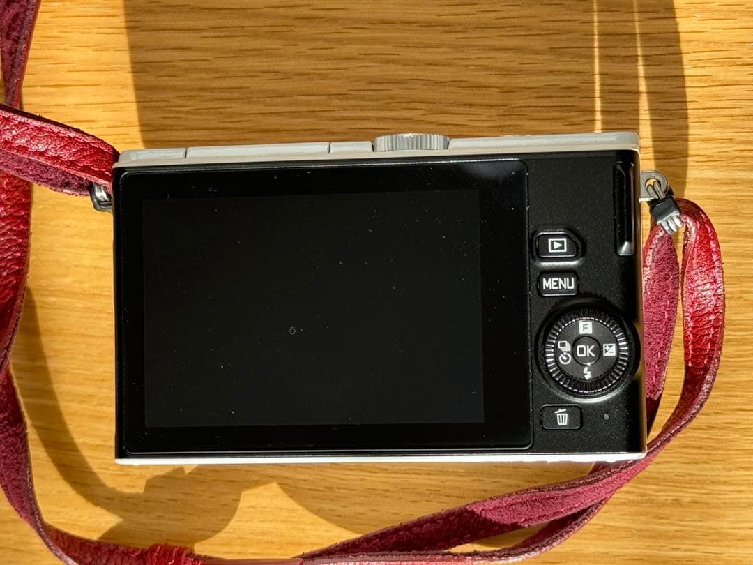 Nikon１J４ニコン　レンズ交換式デジタルカメラ