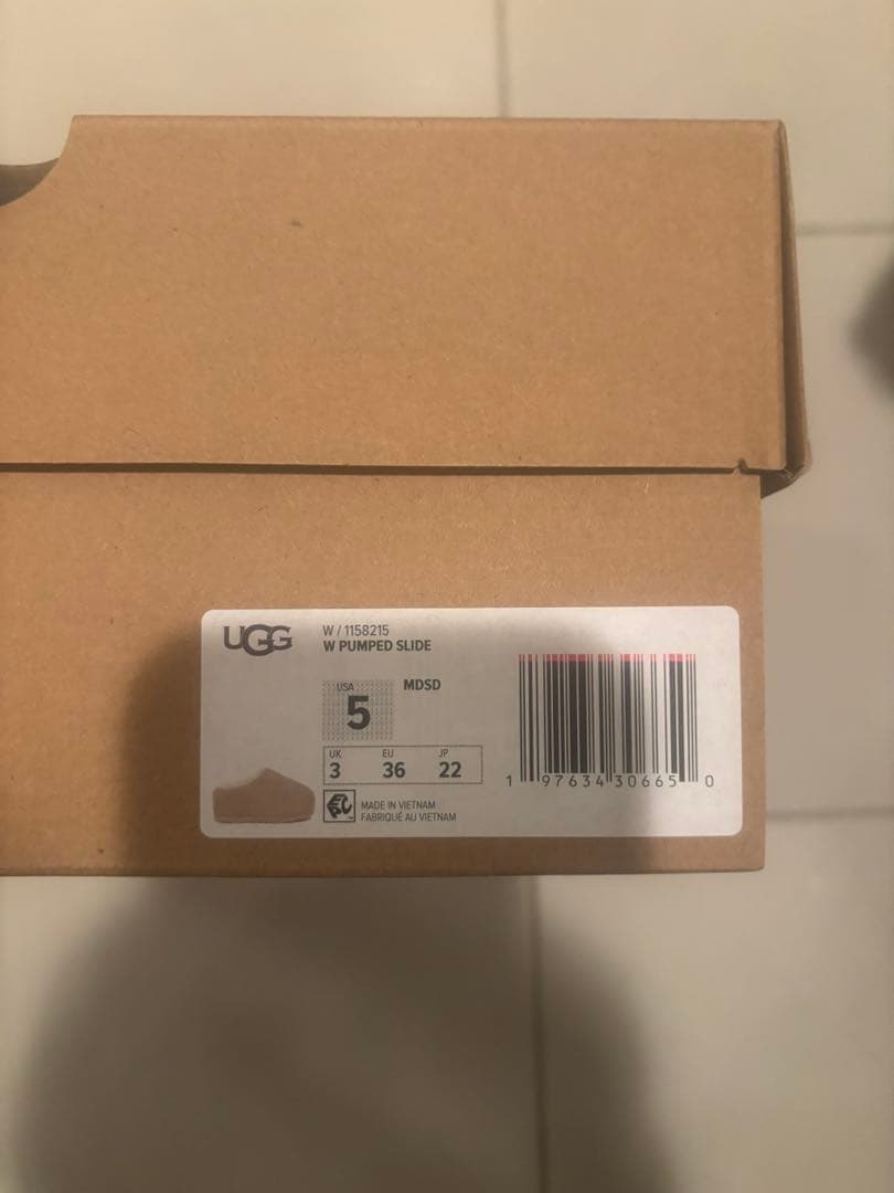 靴 UGG W PUMPED SLIDE 22