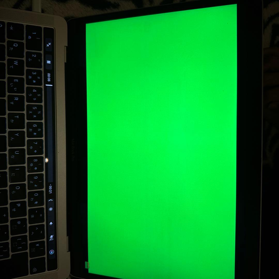 マックブック　MacBook Pro 2018　タッチバー