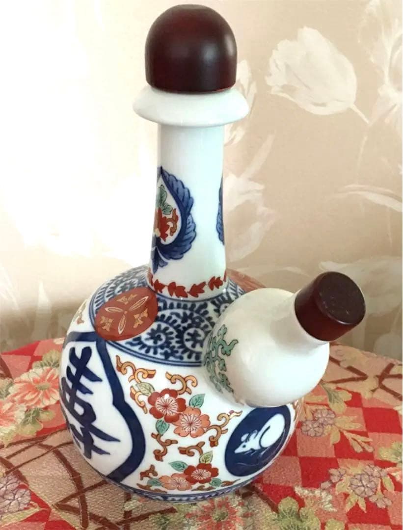 酒 空瓶 花瓶　骨董品 有田焼 陶器 壺 ウイスキー 日本酒 招福