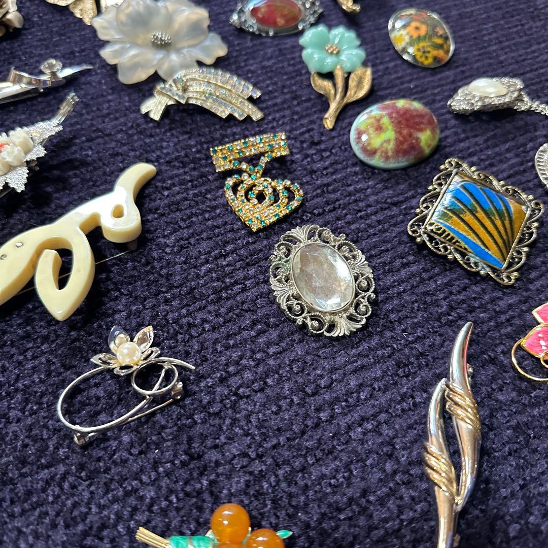 【vintage】ブローチまとめ売り　120個　大量　レトロ　昭和