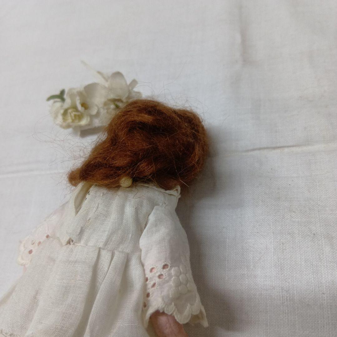 ♥ドイツからやって来た白いドレスがステキなアンティークビスクドール　ミニョネット