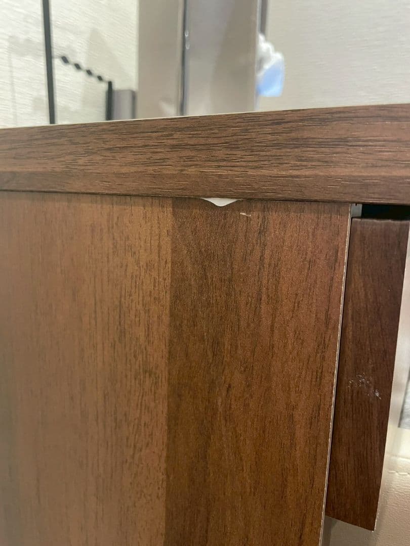 ダークブラウン【パソコンデスク】 コンセント、引き出し付き 左側にノリ付着有