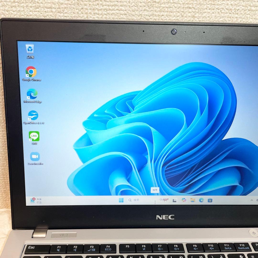 【軽量12.5型】 Corei5-第８世代 Type-C充電 SSD256GB