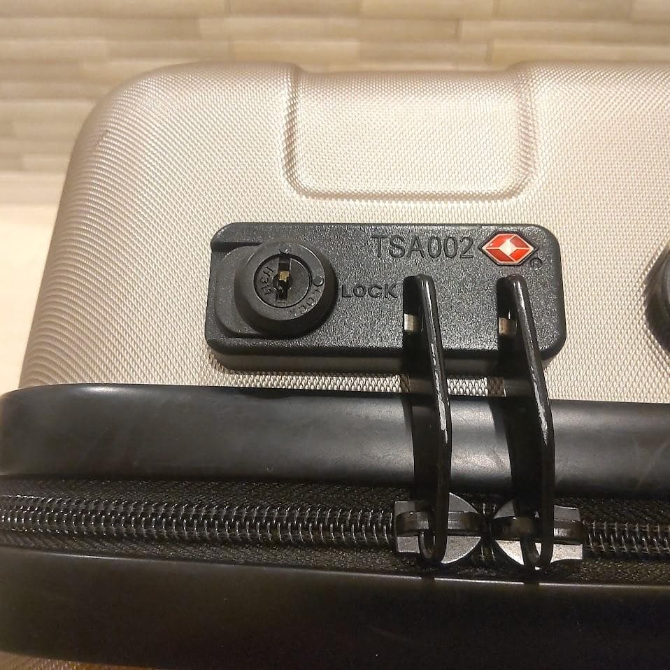 【廃盤】無印良品 バーの高さを自由に調節できるストッパー付き キャリー 33L