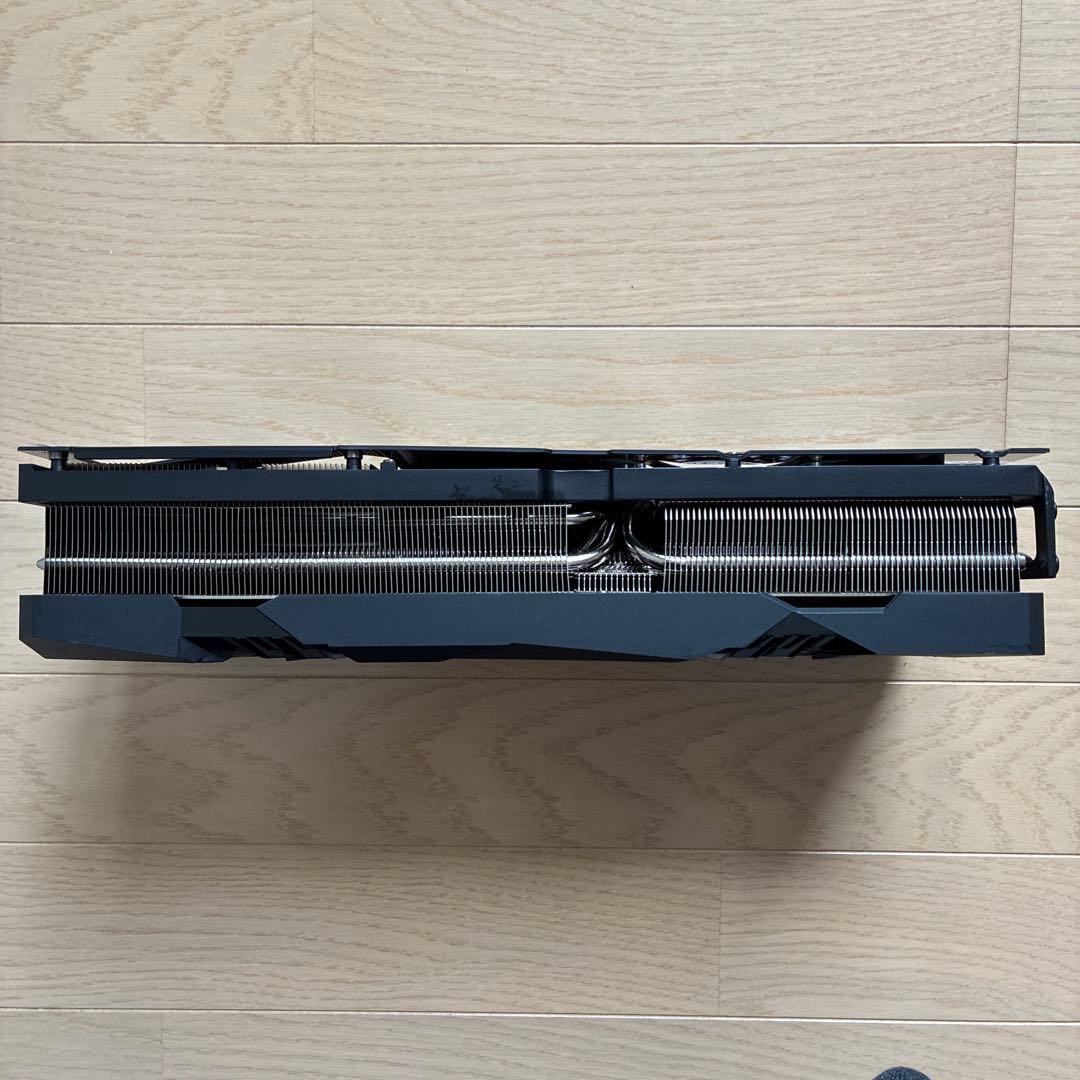 PNY 4090 ヒートシンク　3連　ファン　LED バックプレート