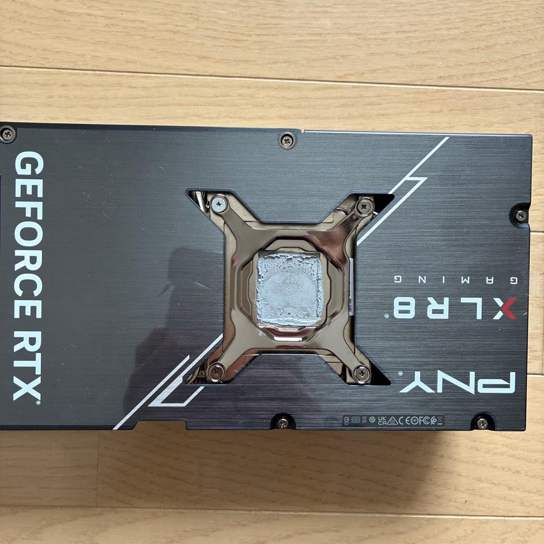 PNY 4090 ヒートシンク　3連　ファン　LED バックプレート