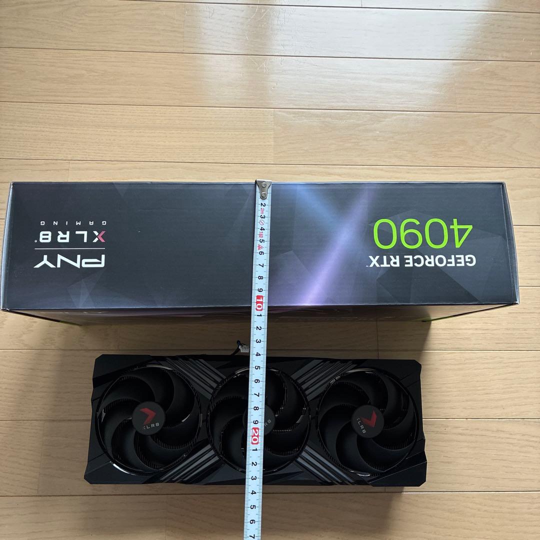 PNY 4090 ヒートシンク　3連　ファン　LED バックプレート