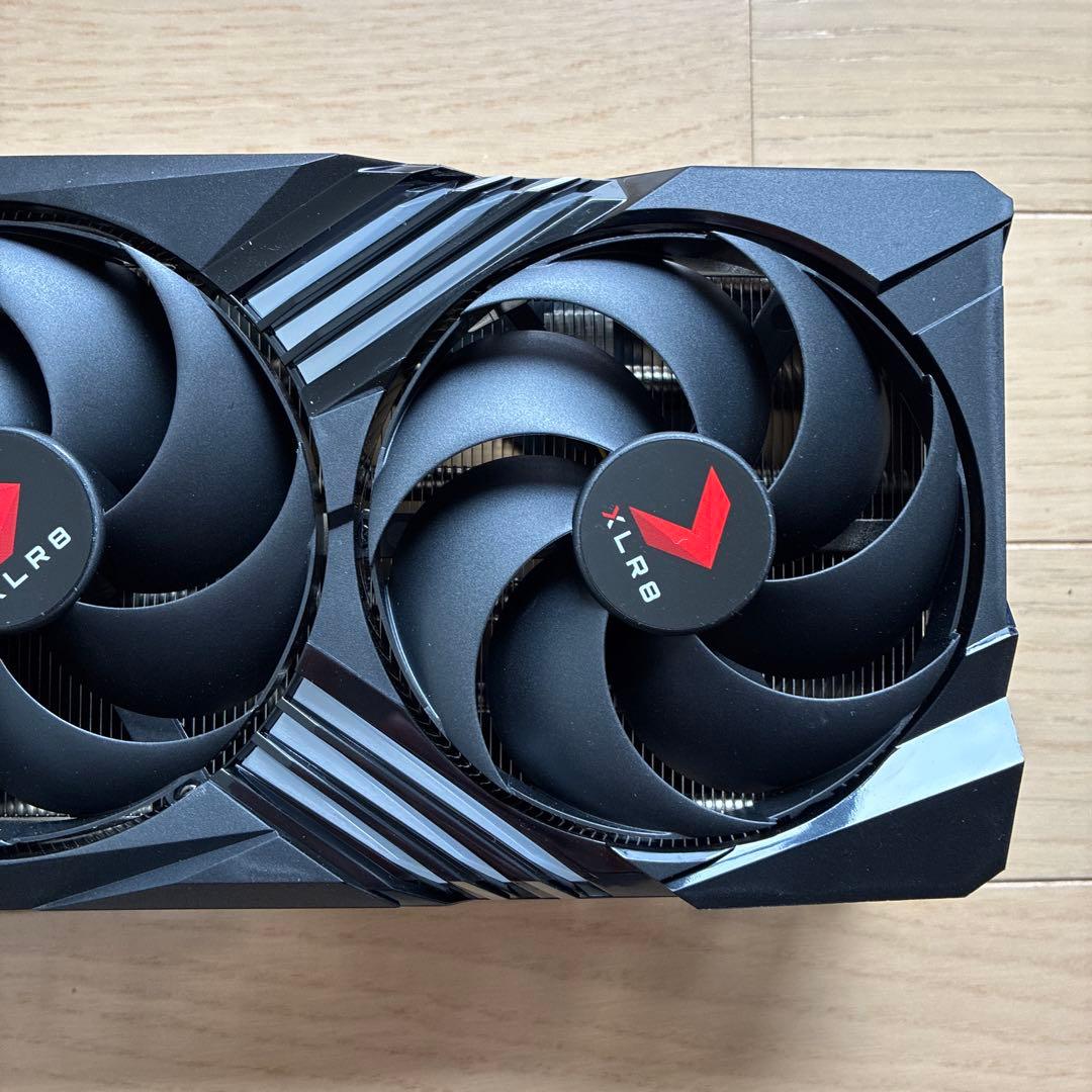 PNY 4090 ヒートシンク　3連　ファン　LED バックプレート