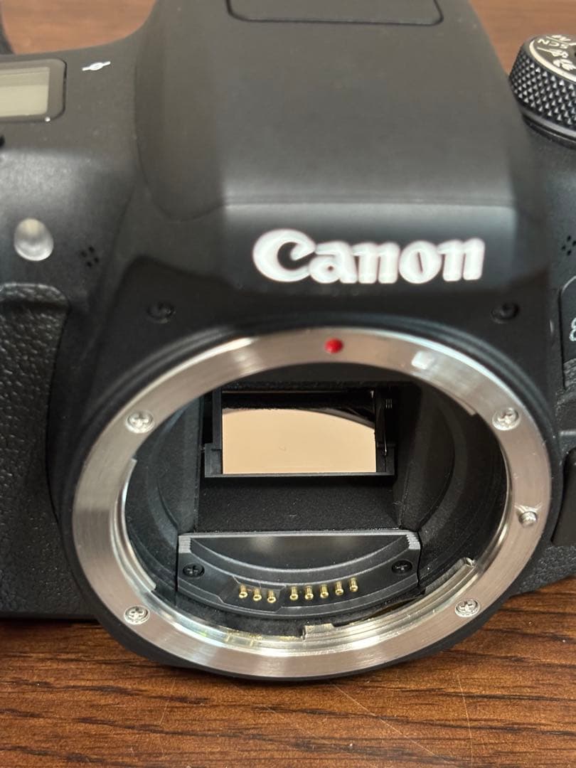 Canon EOS 8000D(W) デジタル一眼レフカメラ Wズームキット