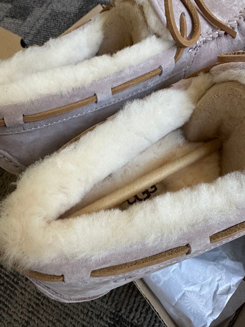 UGG ベージュ スエード モカシン