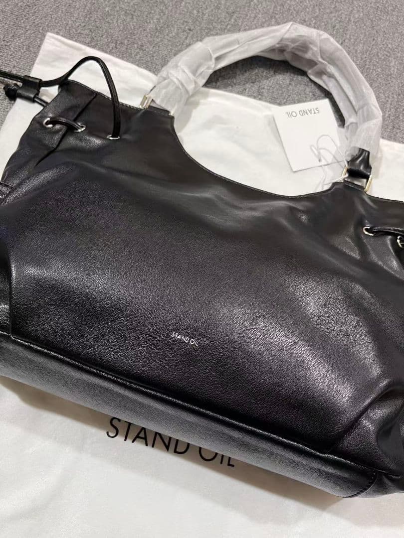 STAND OIL ブラックレザーショルダーバッグ