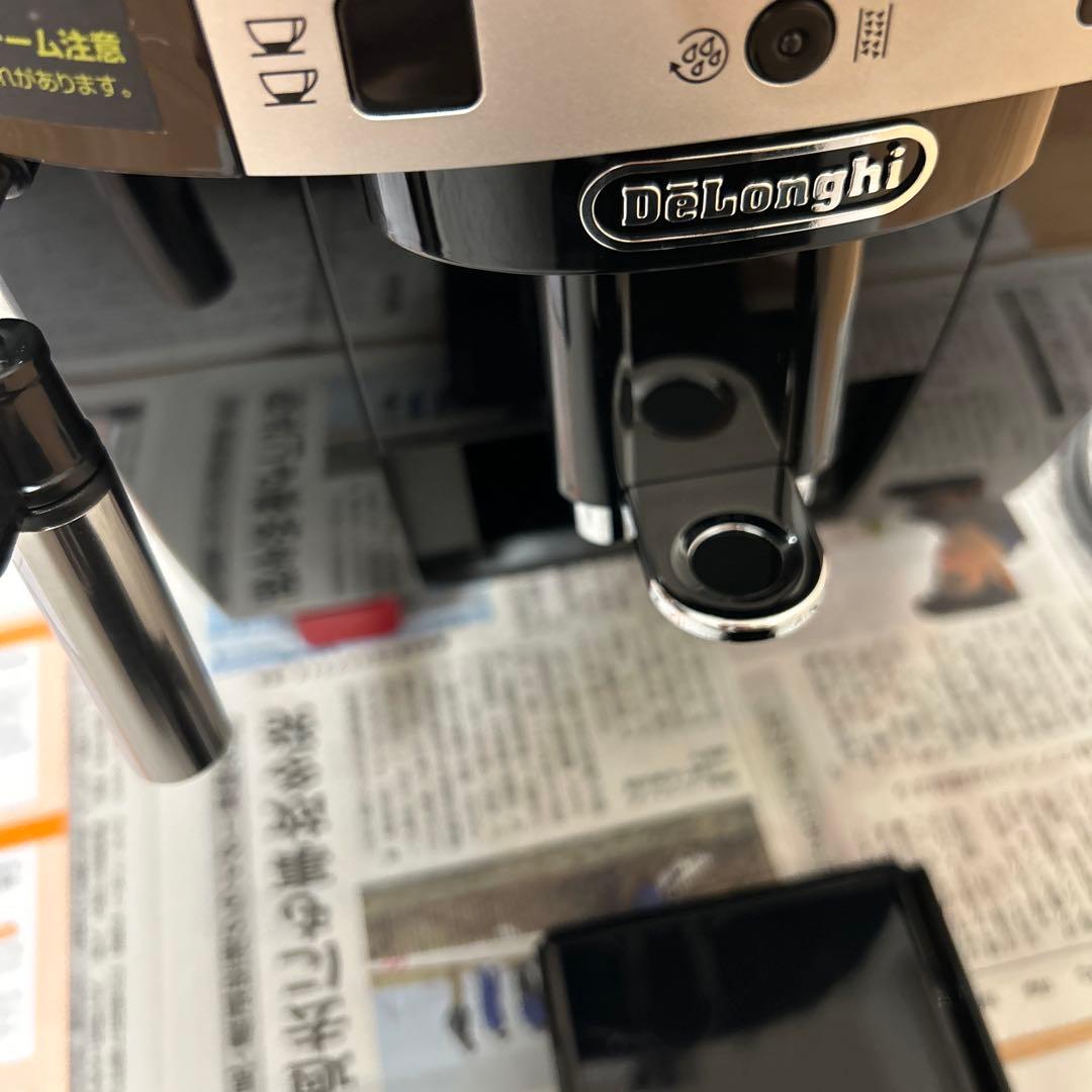 1回のみの使用　美品　デロンギマグニフィカS ECAM22112