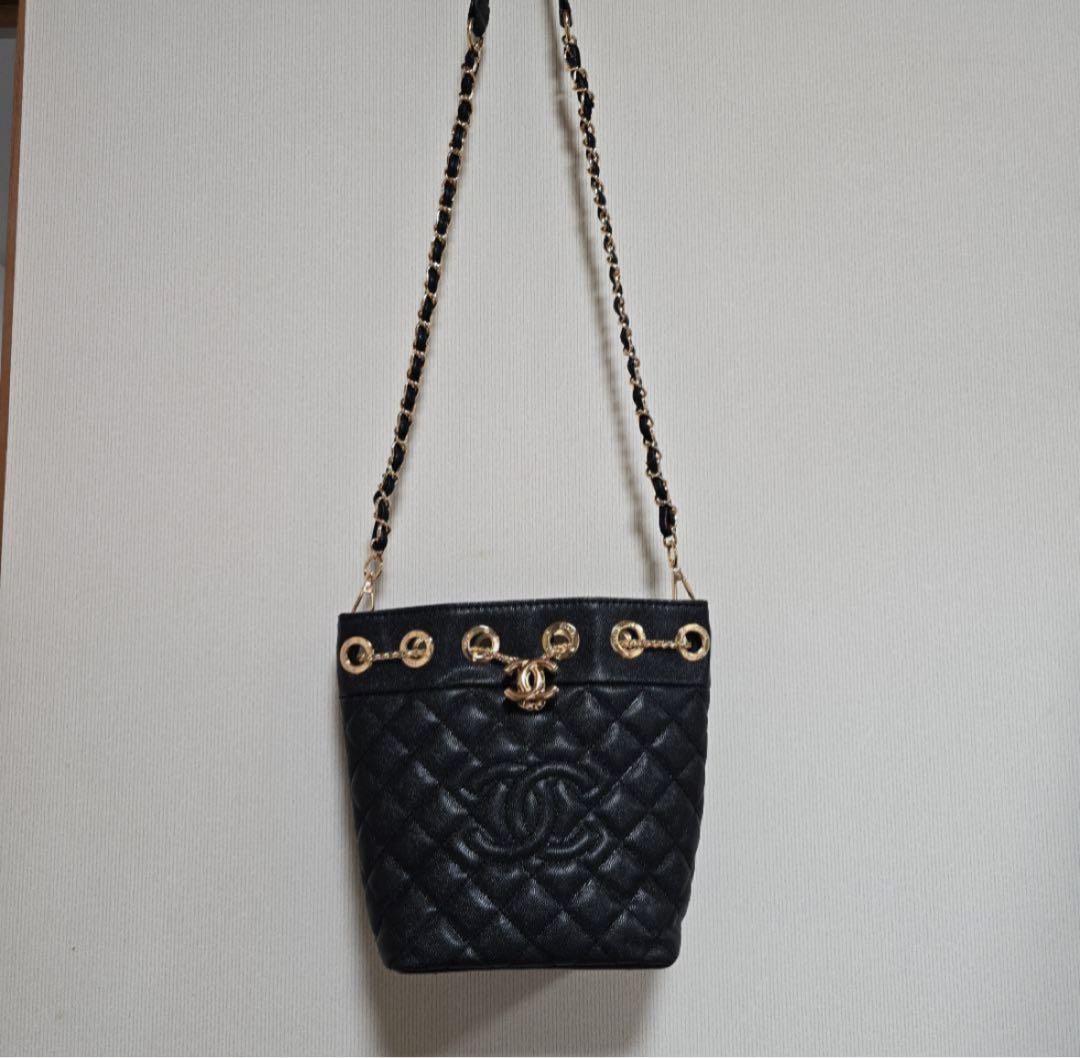 CHANEL キルティングショルダーバッグ