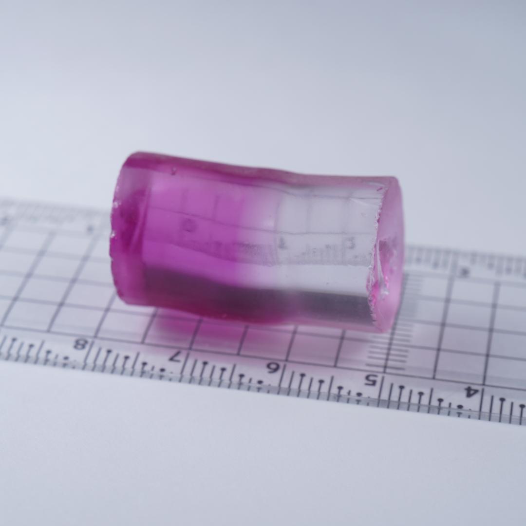 合成バイカラーサファイア　原石