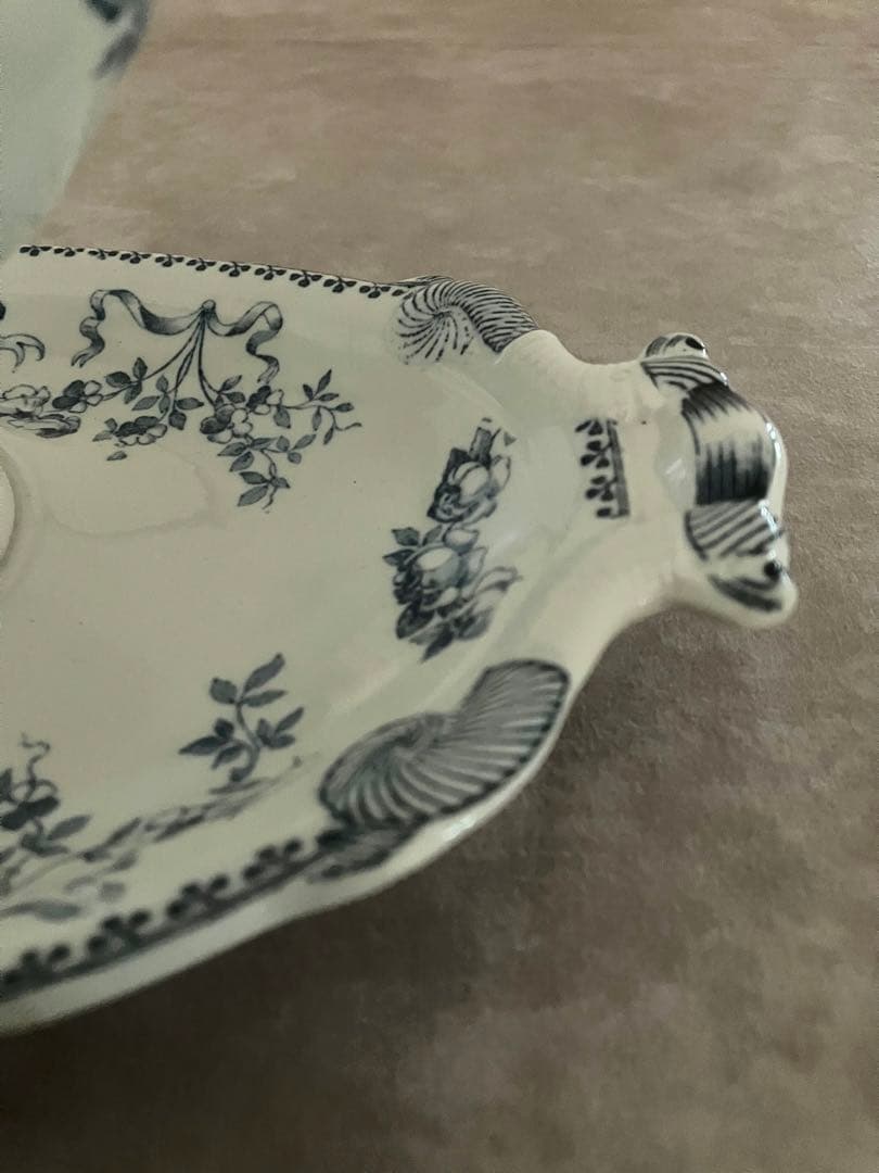 美品フランスアンティーク・サルグミンヌ U&Cモーツァルト・ソーシエール1点