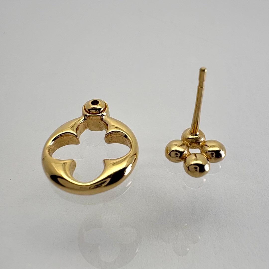 LOUIS VUITTON ピアス LVフラワーグラム ブックルドレイユ