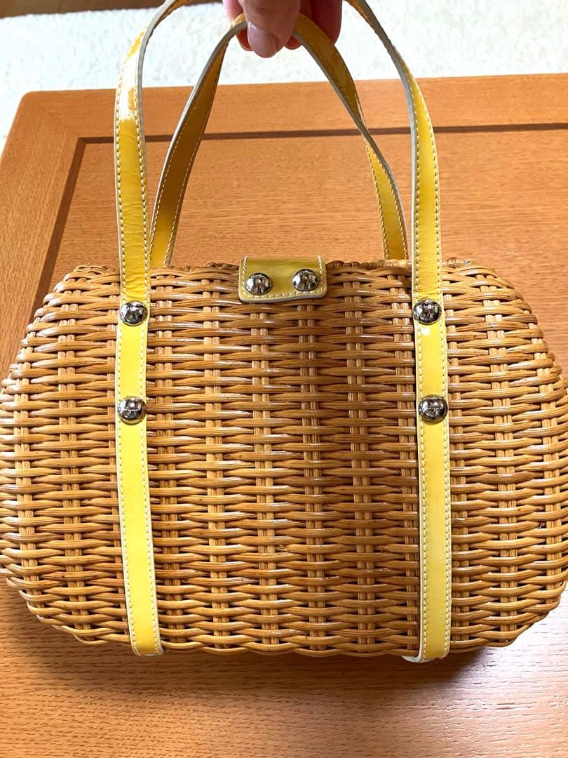 フェラガモ☆ヴァラ　かごハンドバッグ