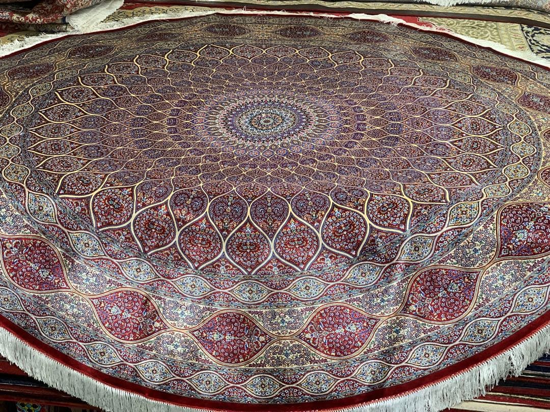 ペルシャ、イラン、シルクラウンドラグ/サイズ：203cm…. .77pm。