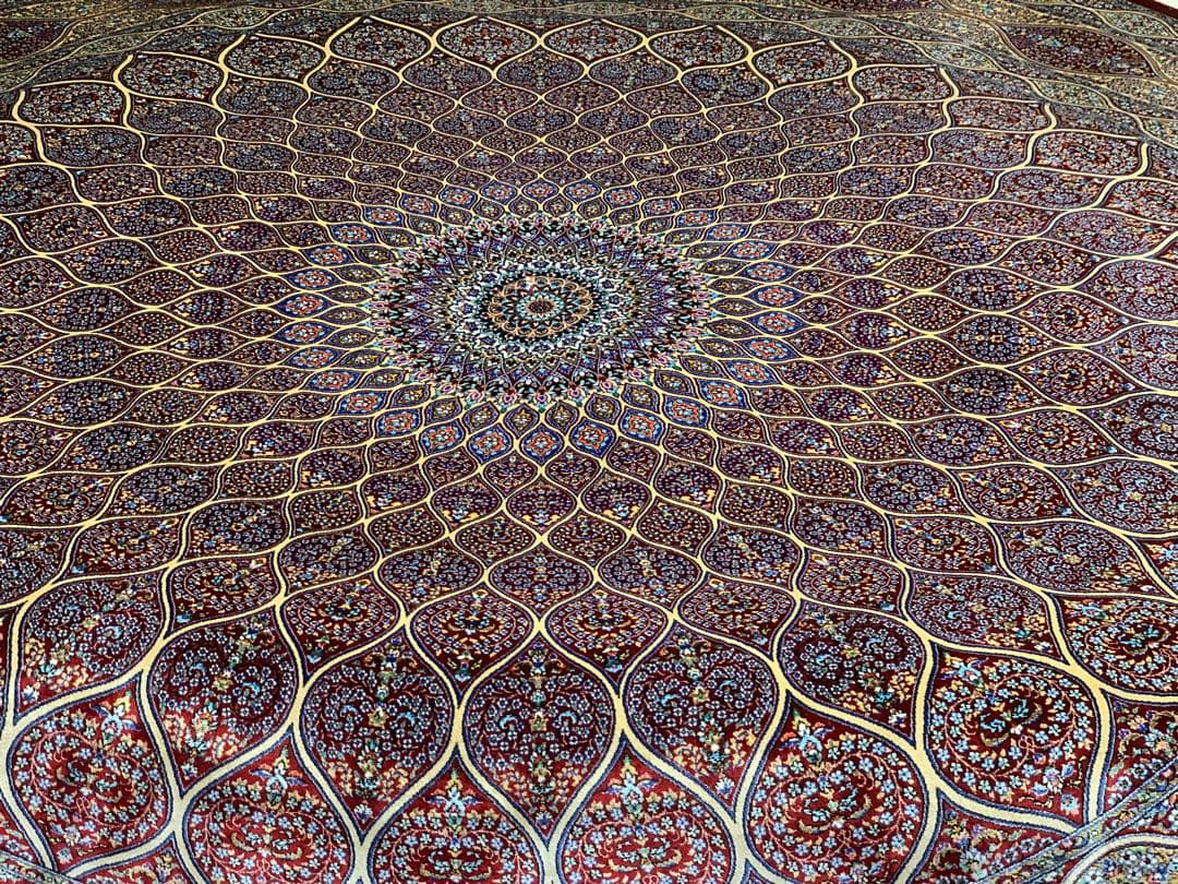 ペルシャ、イラン、シルクラウンドラグ/サイズ：203cm…. .77pm。