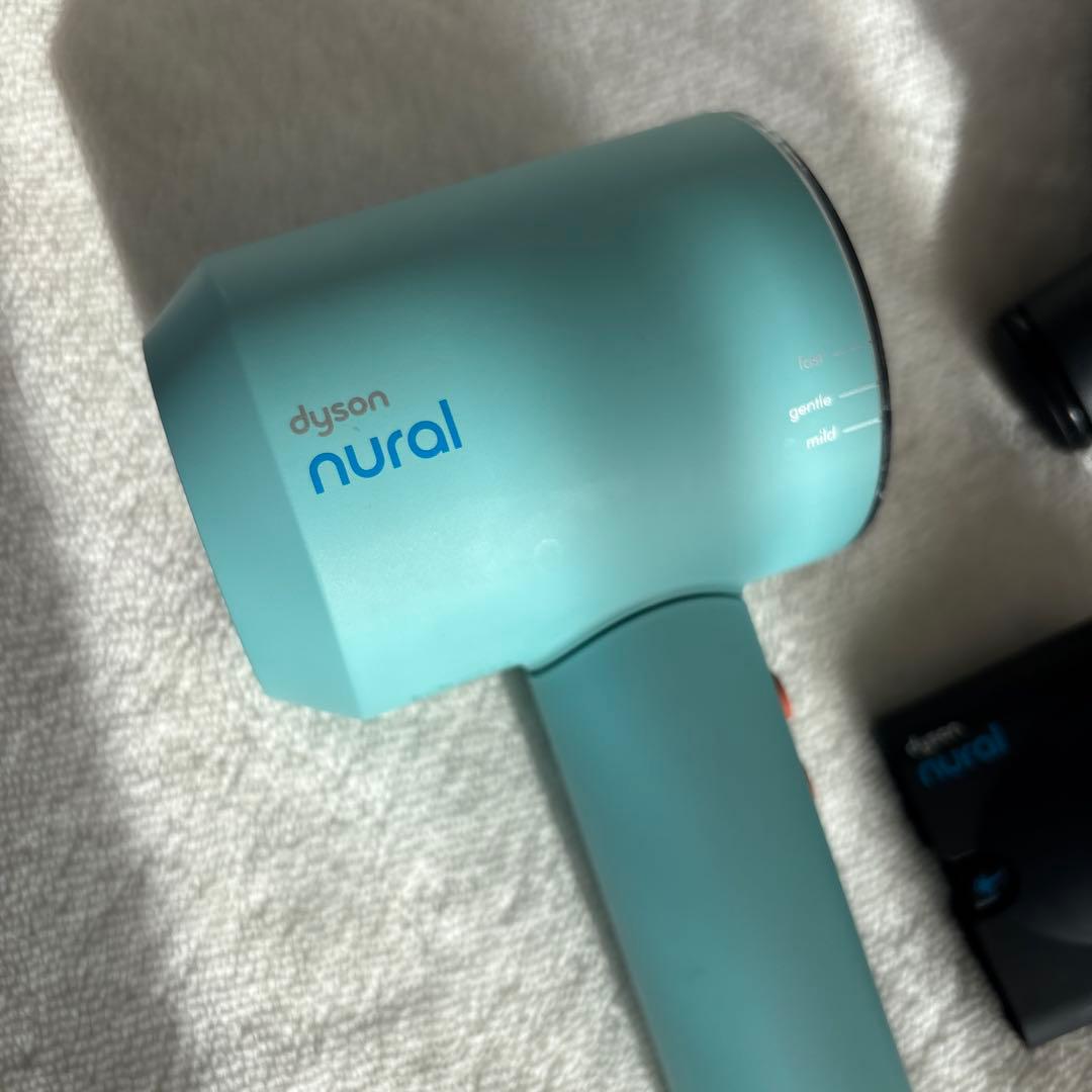 Dyson ダイソン　使用1回のみ　ドライヤー