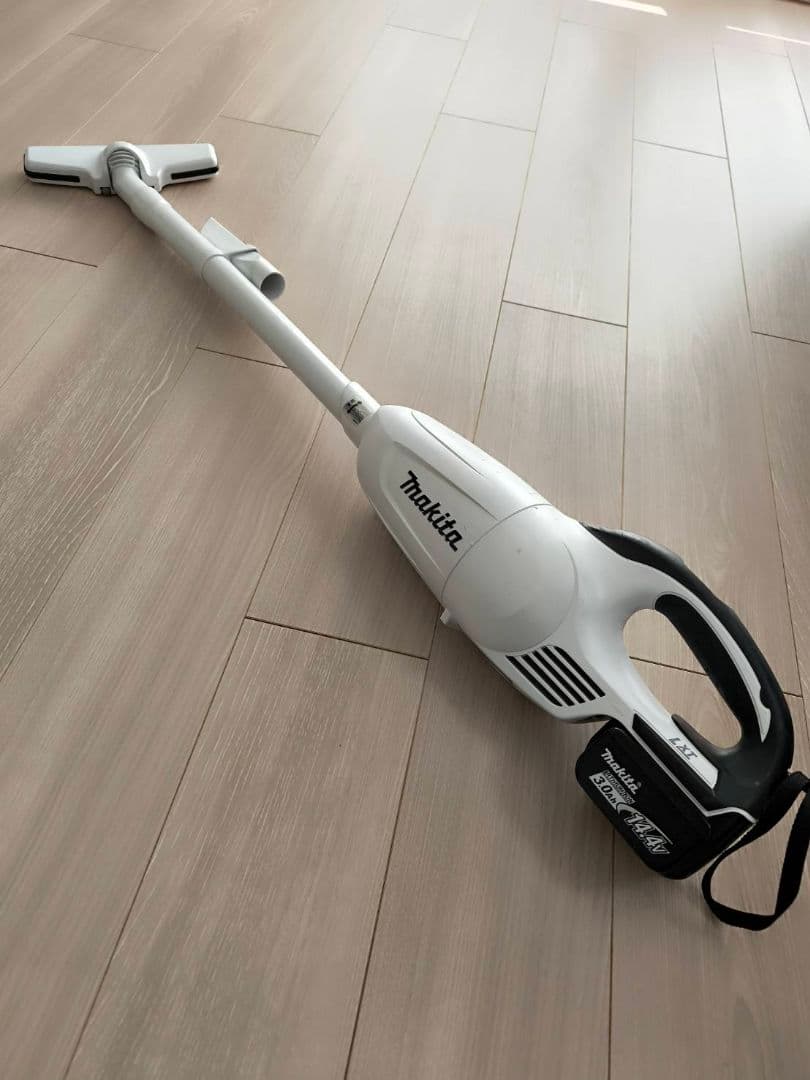 Makita 充電式クリーナー CL141FD 14.4V バッテリー付